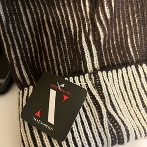 Chocolate brown and cream two tone cuffed beanie